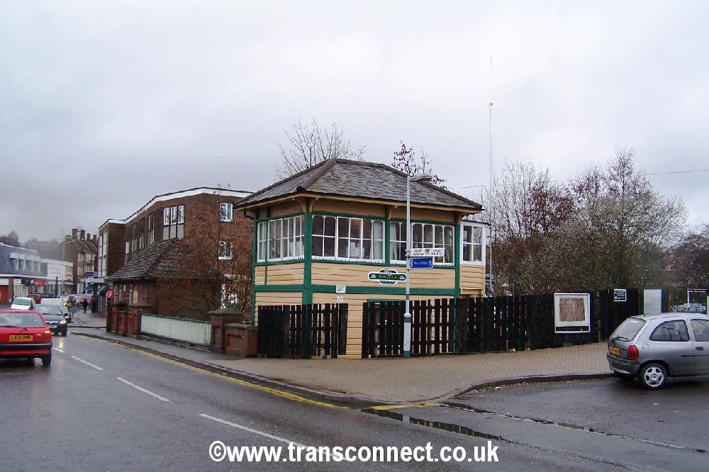 Signal Box (Former) Uckfield 2 090306.JPG